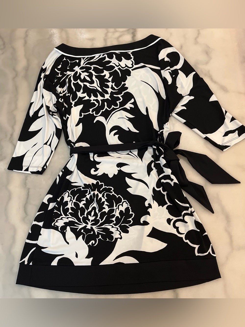 White House Black Market Black and White Floral Belted Dress - Picture 3 of 3